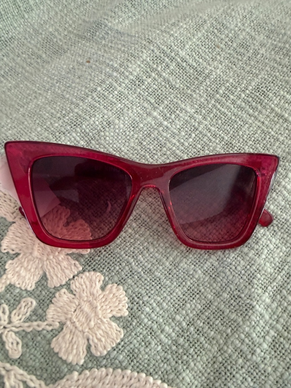 Kurt Geiger 😎 cat eye BE KIND sunglasses